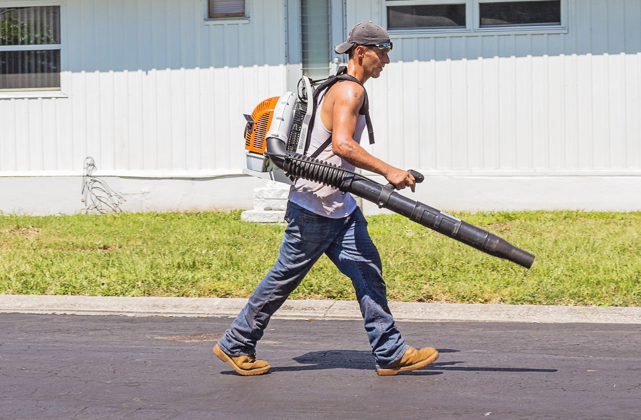 Noise isn’t just a city problem — Leaf blowers are a major issue for towns