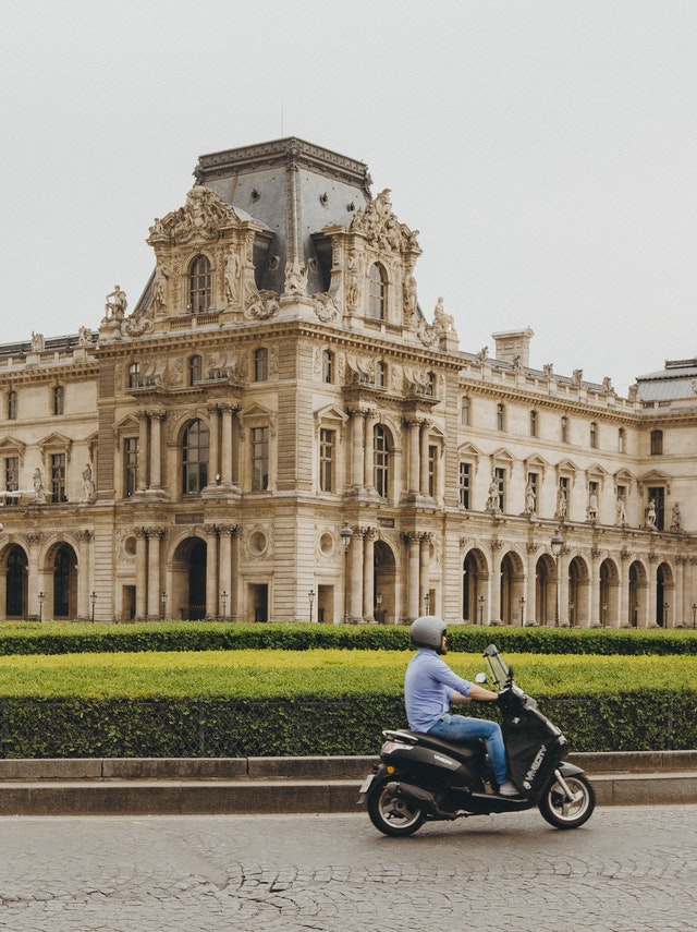 Paris aims to curtail vehicle noise