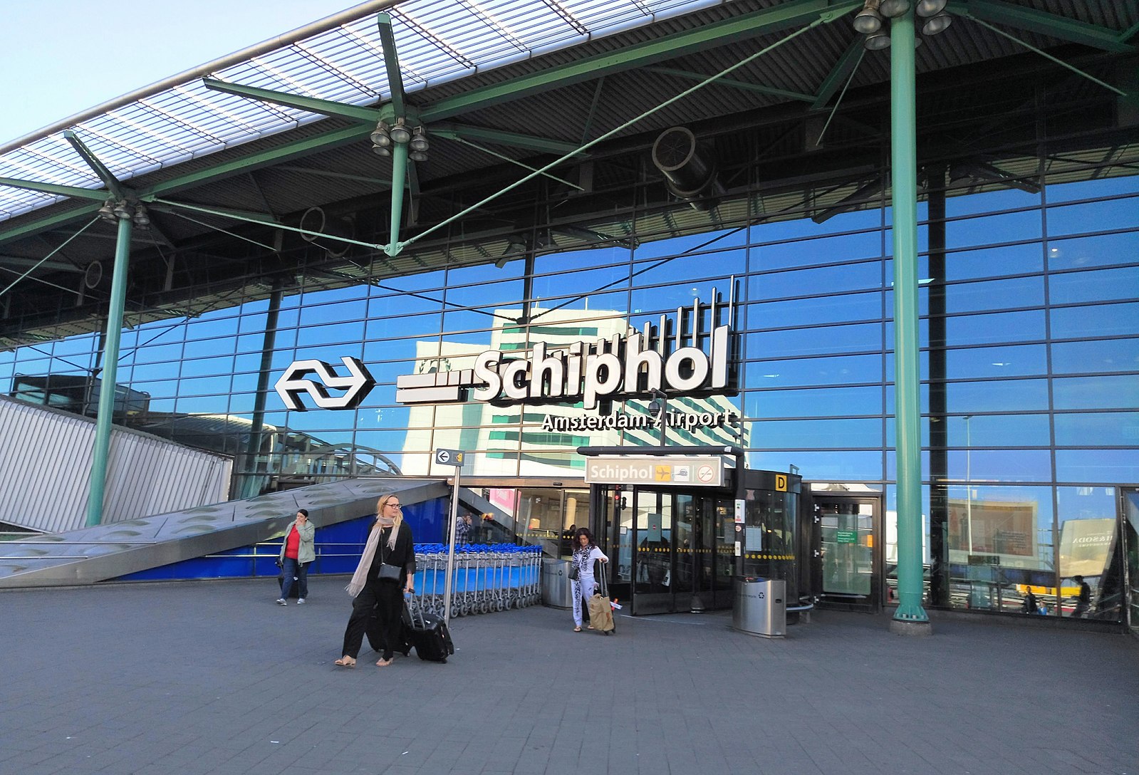 Dutch court rules that airport must reduce noise pollution