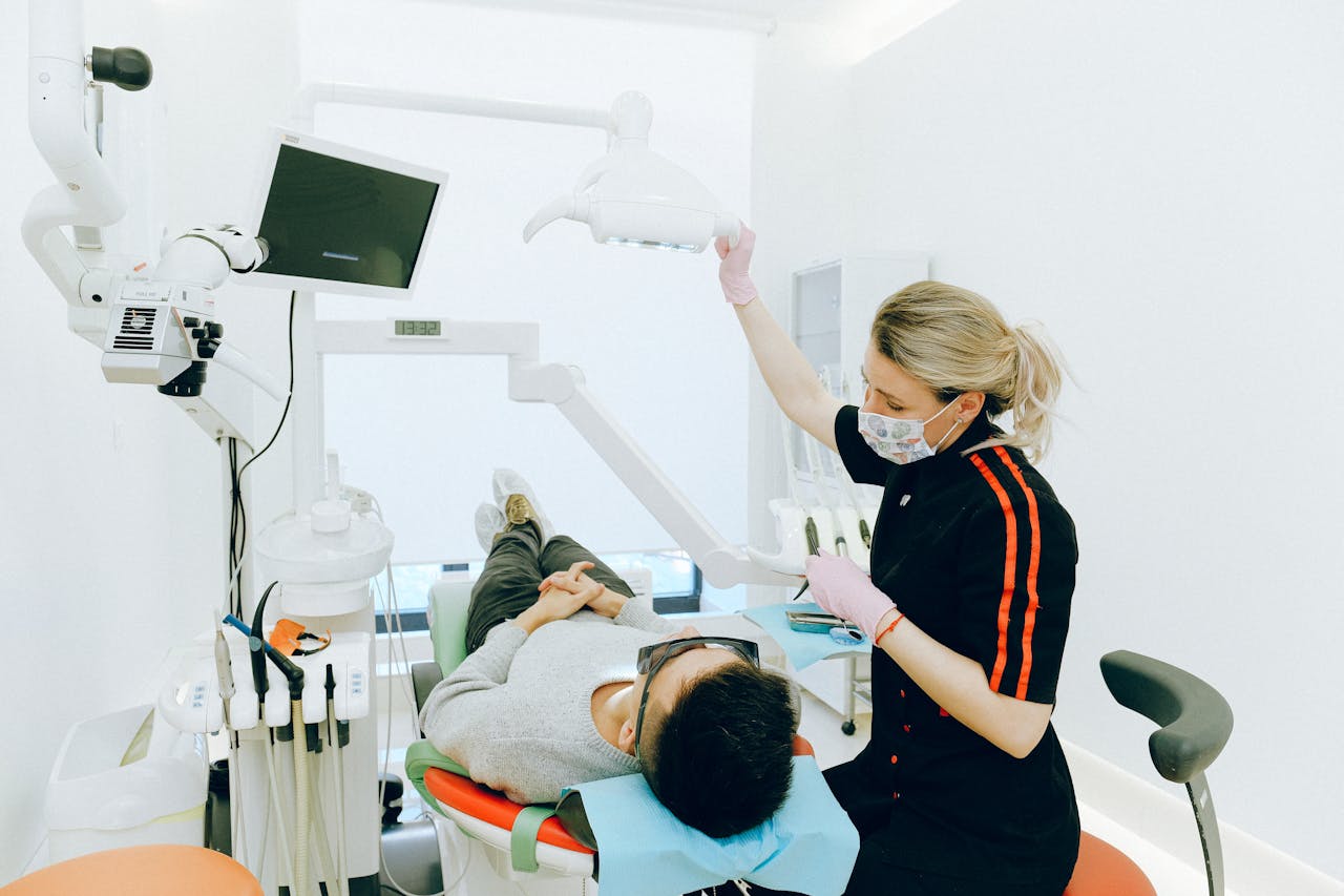 Hopkins students design noise-canceling dental device
