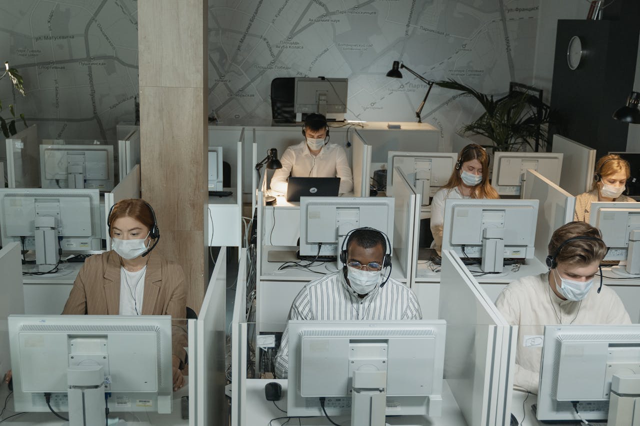 Using AI for noise reduction in call centers