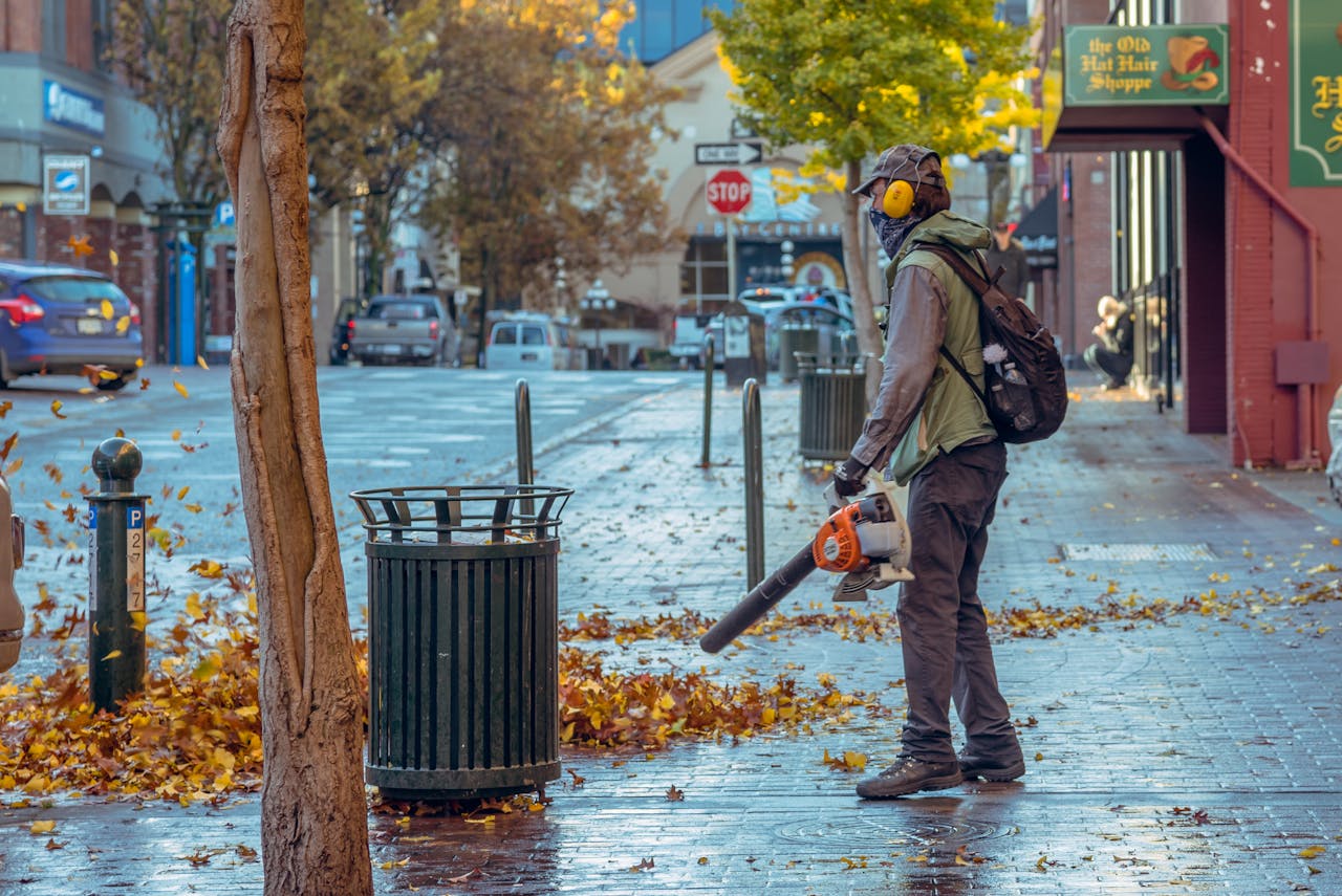 Cate Blanchett hates leaf blowers