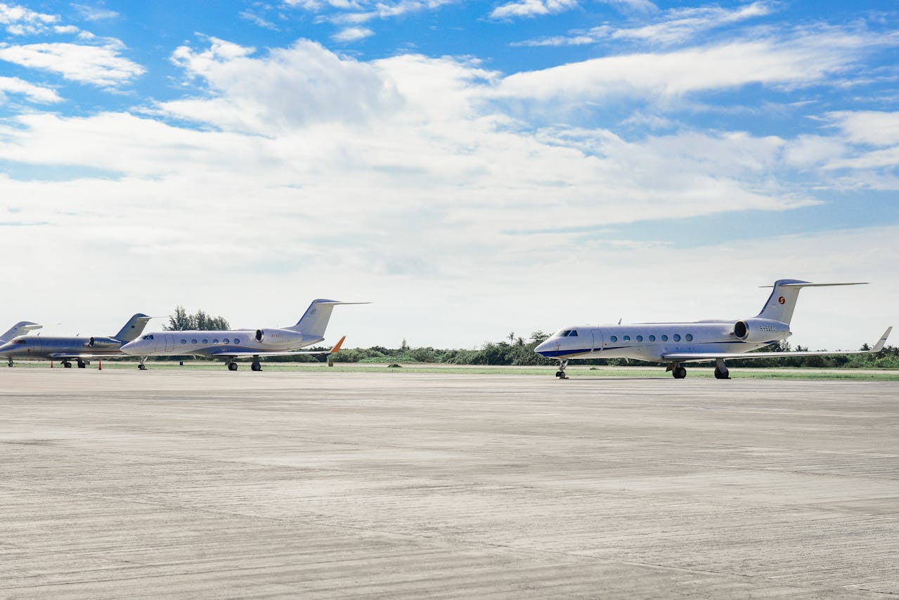 New York townships sue FAA over airport noise